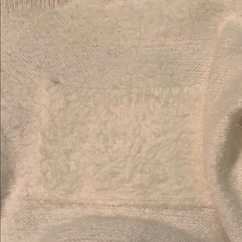white cropped sweater - Picture 3 of 4